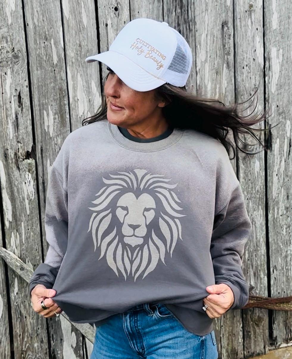 Lion Head Custom Fade Crew Sweatshirt